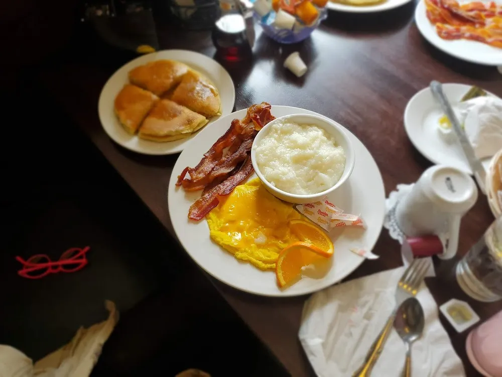 Grits Eggs and Bacon